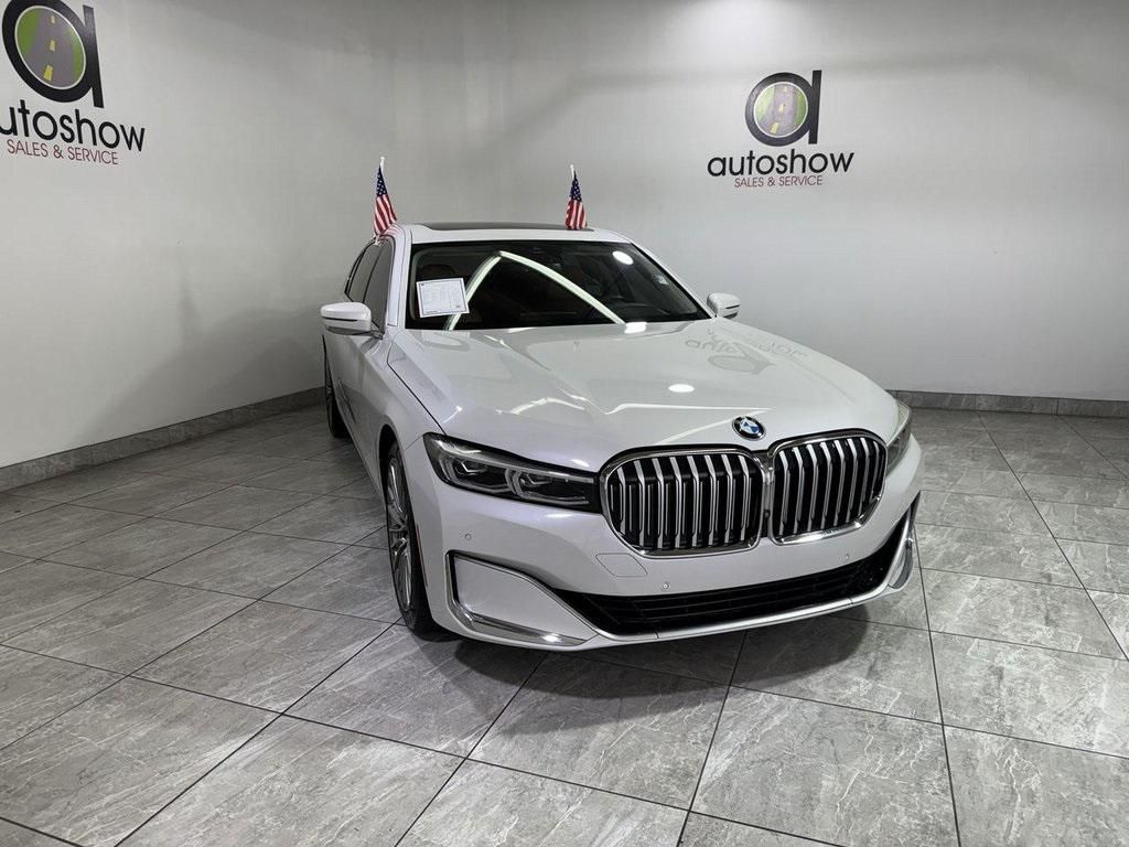 2022 BMW 740