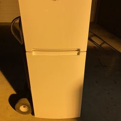 Minni Whirlpool Refrigerator 