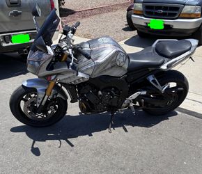 2006 Yamaha FZ1 - New Tires & Battery - Pro Custom Paint - $2,600