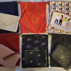 IPSY GLAM/GLAM PLUS BAG SETS: Brand New
(23 Bags) 11 Matching Sets (Zippered & Drawstring Bags)