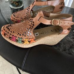Beautiful Wedge Genuine Leather Sandals ( New )