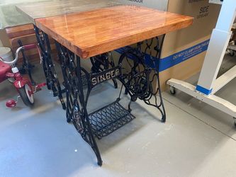 Sewing machine table