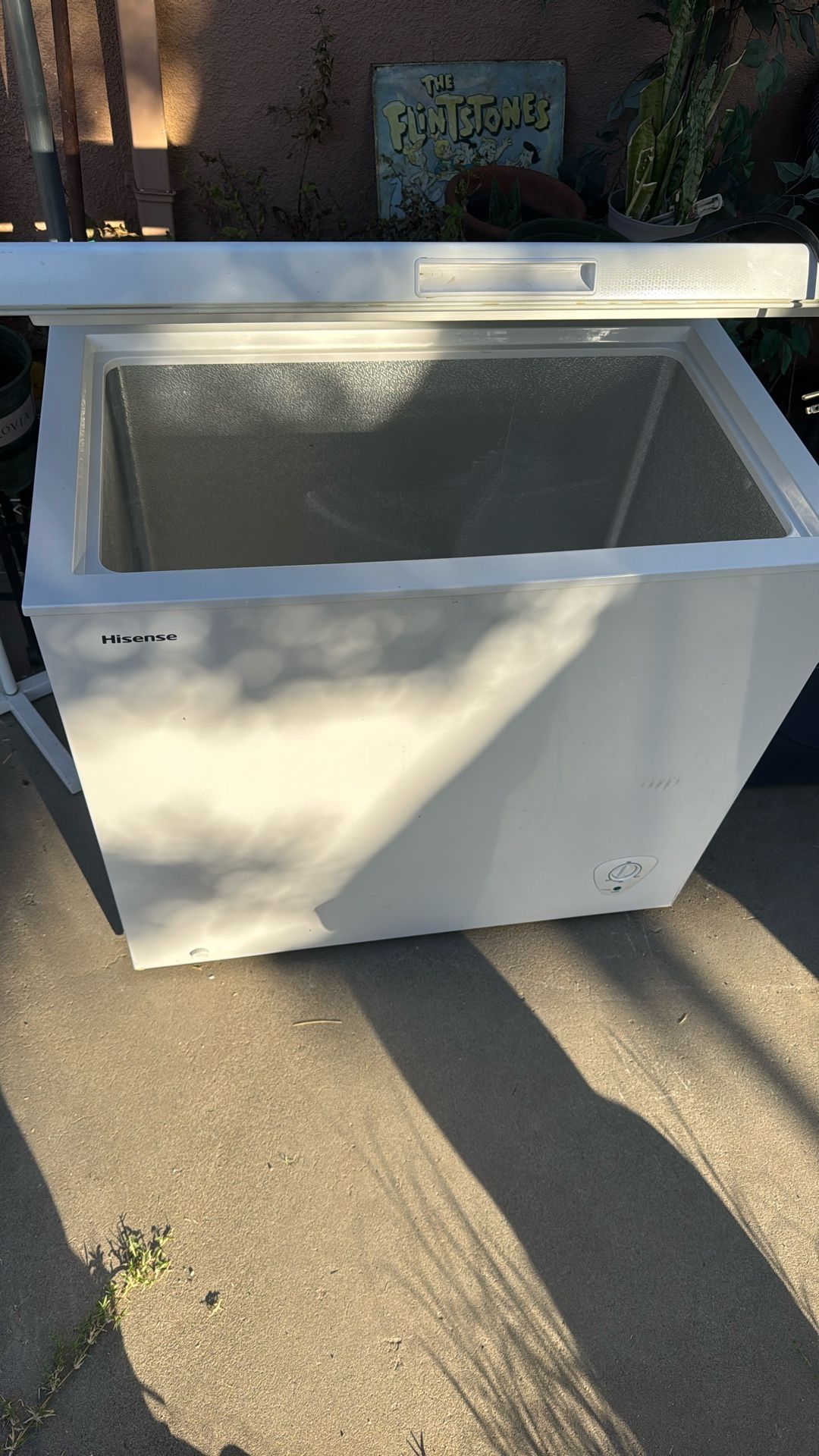 Hisense Deep Freezer Or Fridge If Set On Low