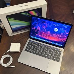13 inch MacBook Pro 💻 i5 - 16gb ram - 256 SSD