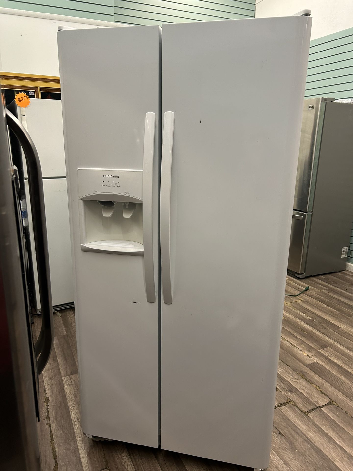 FRIGIDAIRE SIDE BY SIDE Delivery available for small fee 🚛