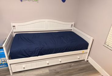 White Twin Wood Daybed with Trundle