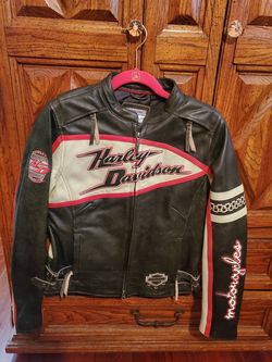 Ladies Harley Davidson leather jacket (size medium)