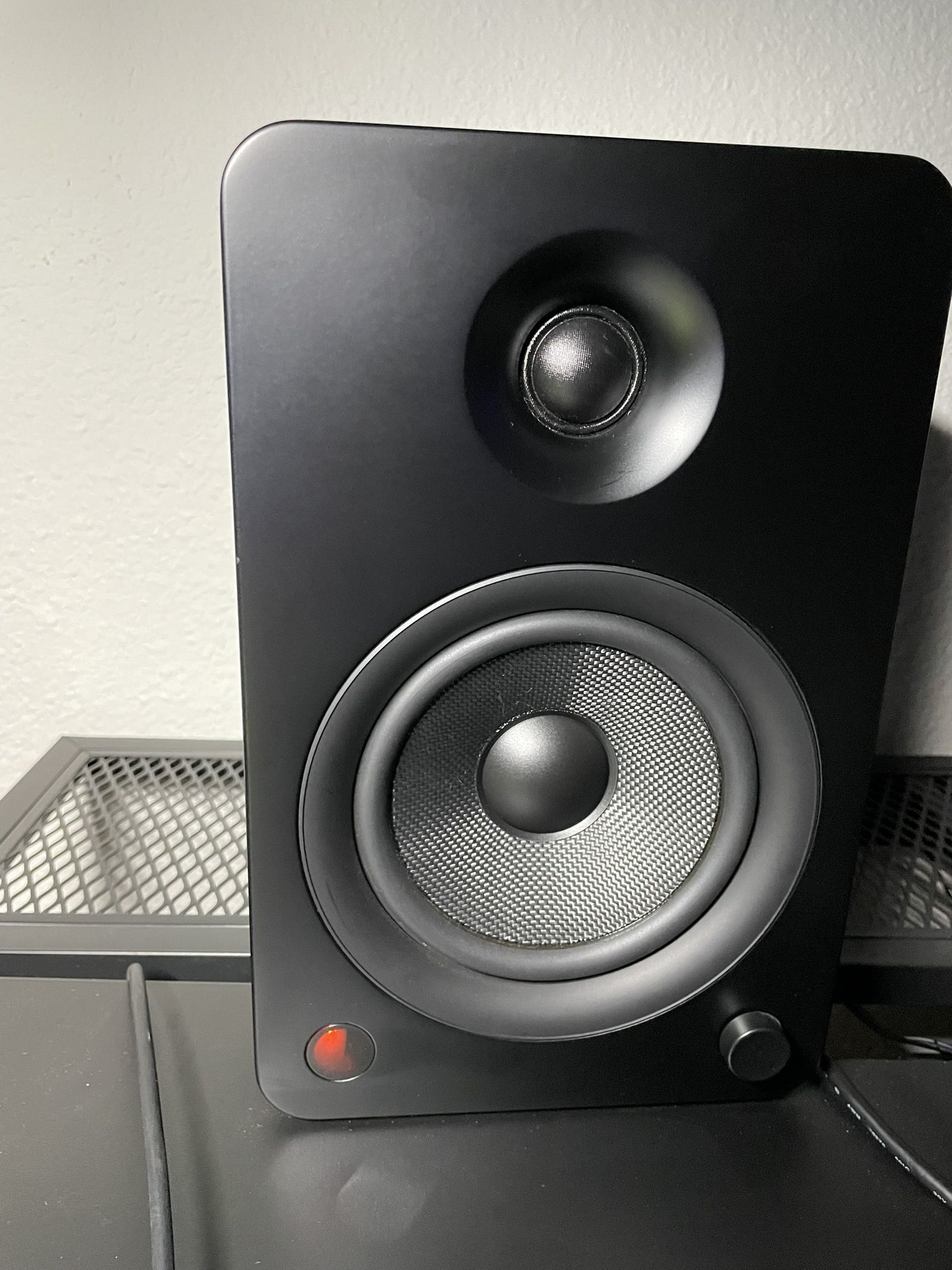 Kanto YU6MB Powered Bookshelf Speakers