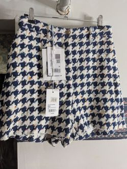 Chanel shorts sz 36 brand new