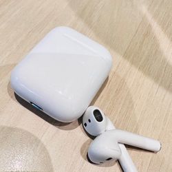 Apple AirPods (1st Generation) 
