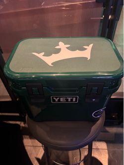 Custom  Draft Kings yeti roadie hard cooler