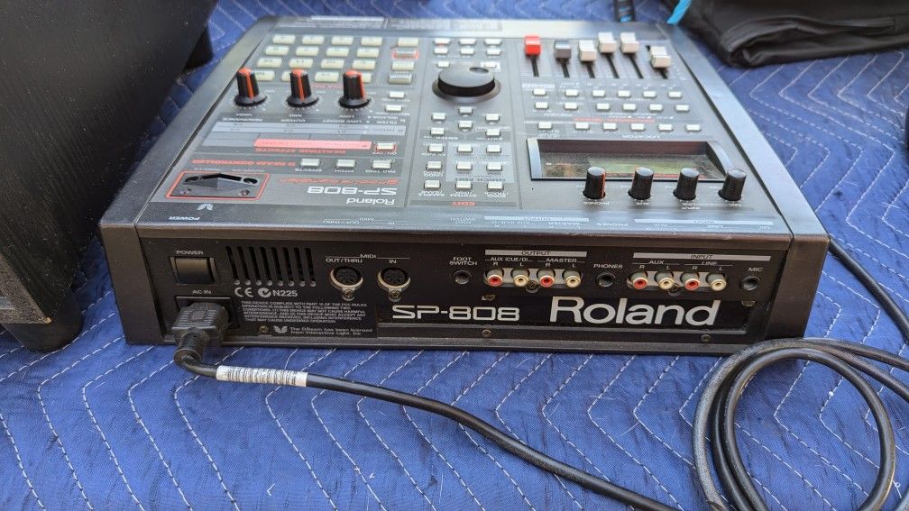 Roland SP-808