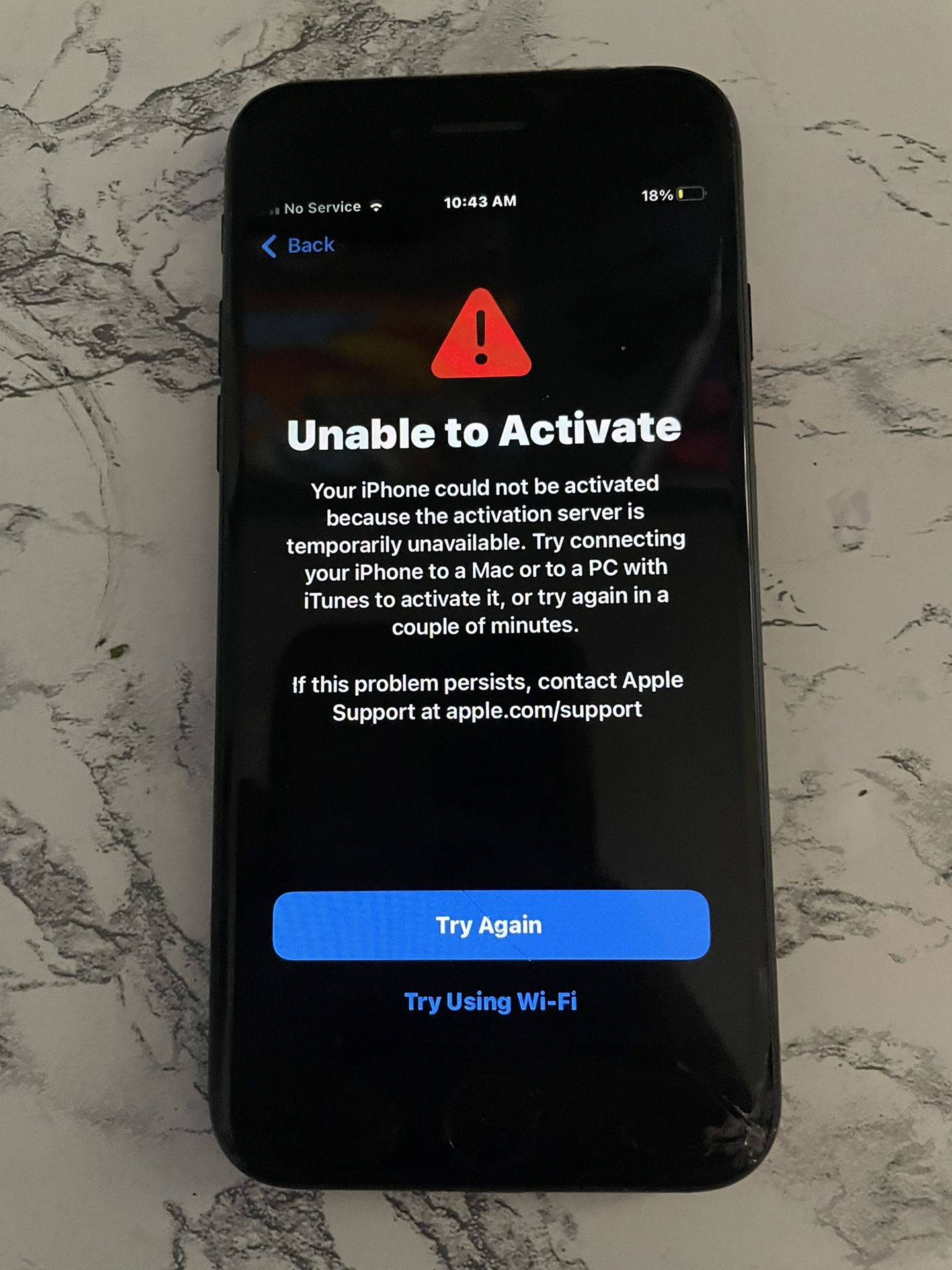 iPhone 7 perfect condition (activation lock, can be fixed through carrier)