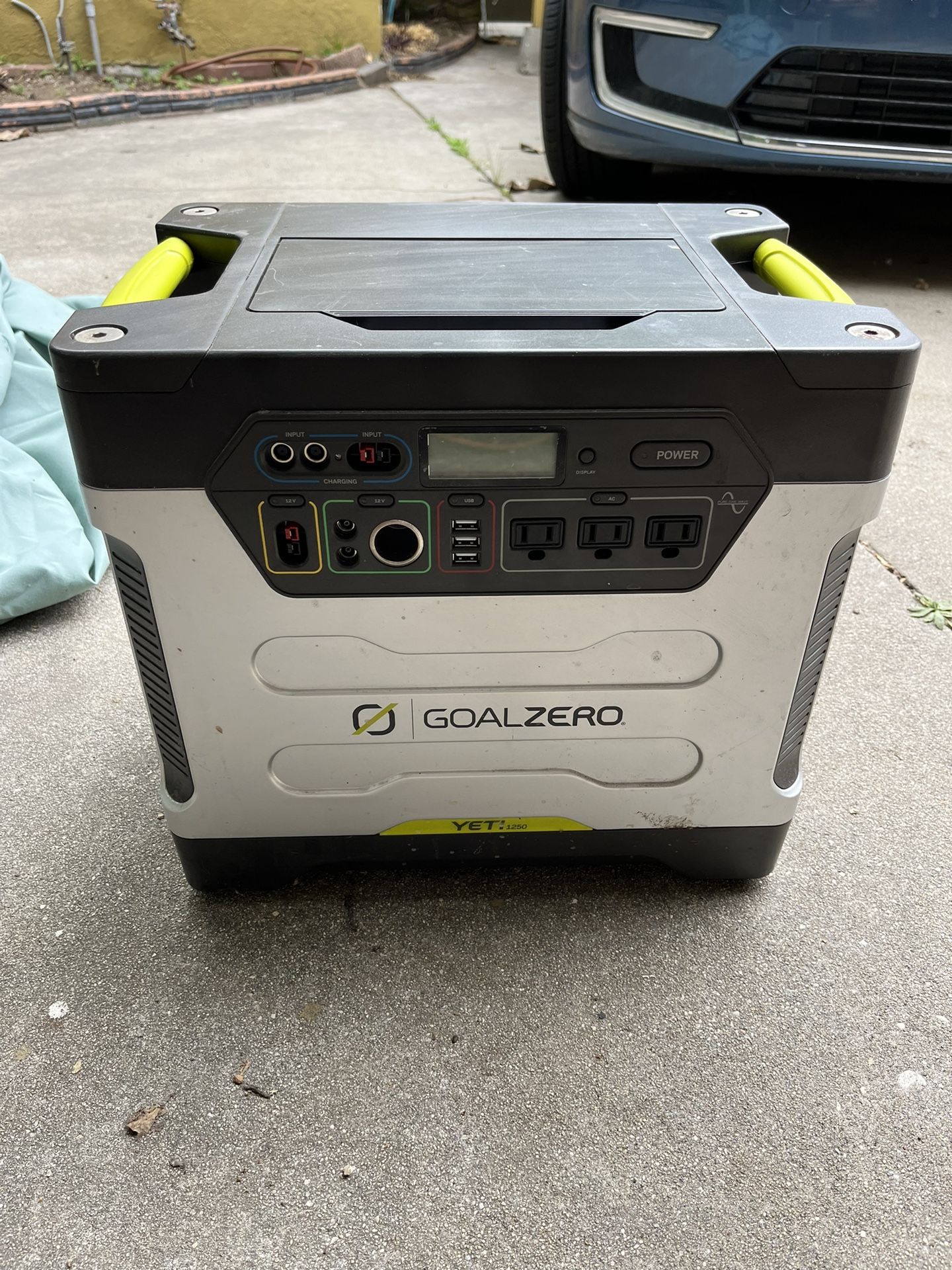 Goal Zero Yeti 1250 Solar Generator
