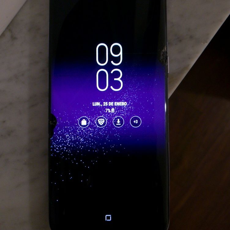 Samsung Galaxy S8 ( Broken Screen)