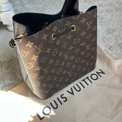 Louis Vuitton NeoNoe MM Monogram Empreinte Leather