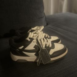 Off Whites Size 9