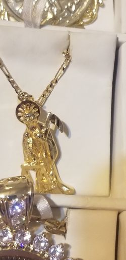 Cadena con dige de la santa muerte de oro laminado