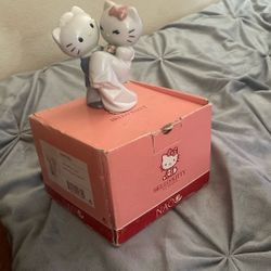 NAO Hello Kitty Gets Married 