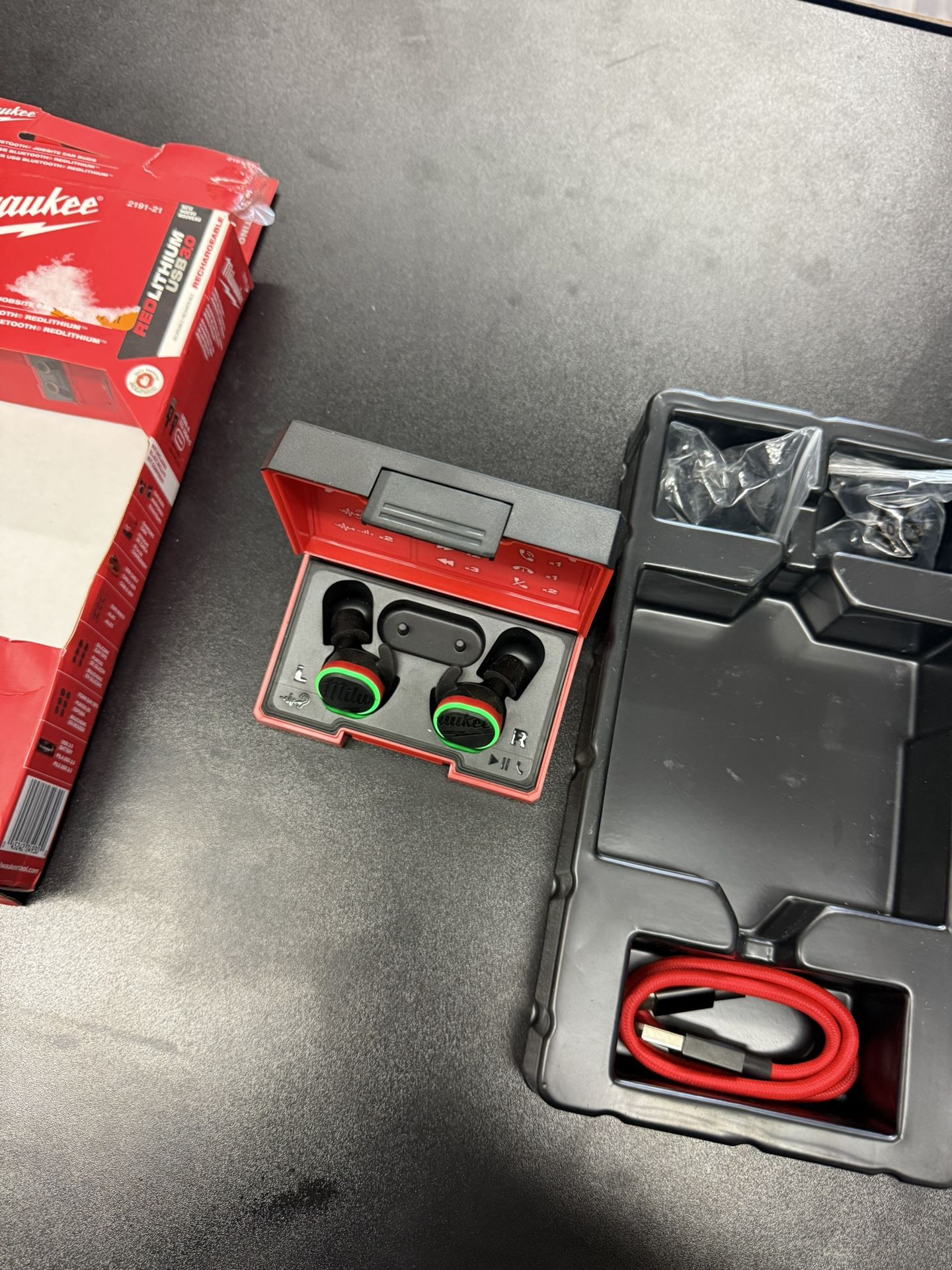 REDLITHIUM USB Bluetooth Jobsite Ear Buds