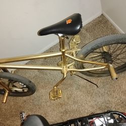 BMX Bike Gold Mongoose 