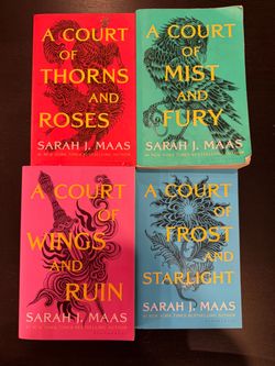 Sarah J Maas A Court of Thorns and Roses Books