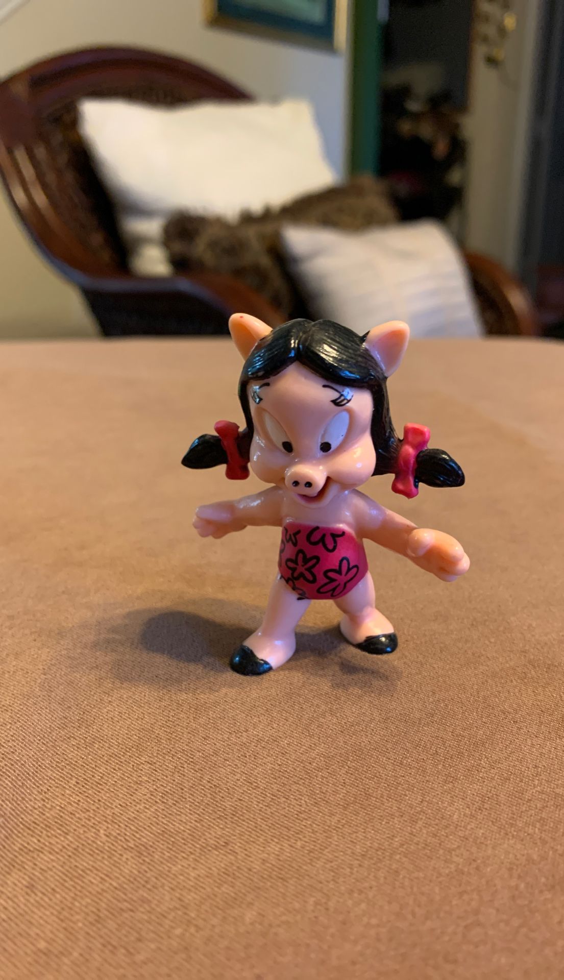 1991 Mcdonalds Petunia pig toy from super looney tunes