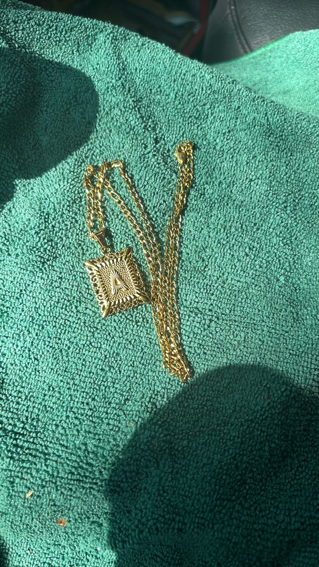 Gold Chain With A Pendent