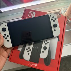 Nintendo Switch OLED – White Joy-Con – Like New (With Box)