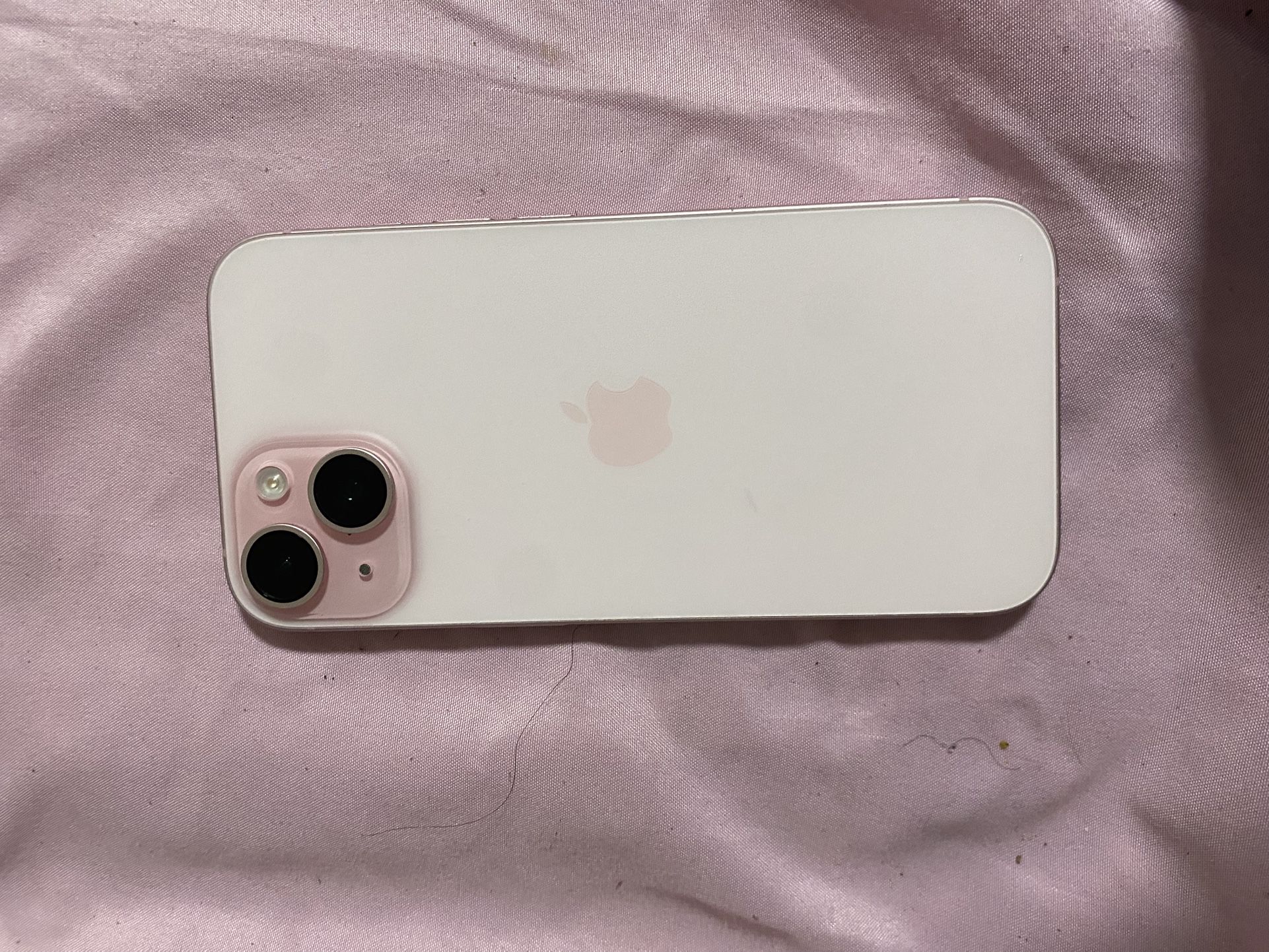 iPhone 15 Pink