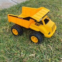 CAT Caterpillar Dump Truck