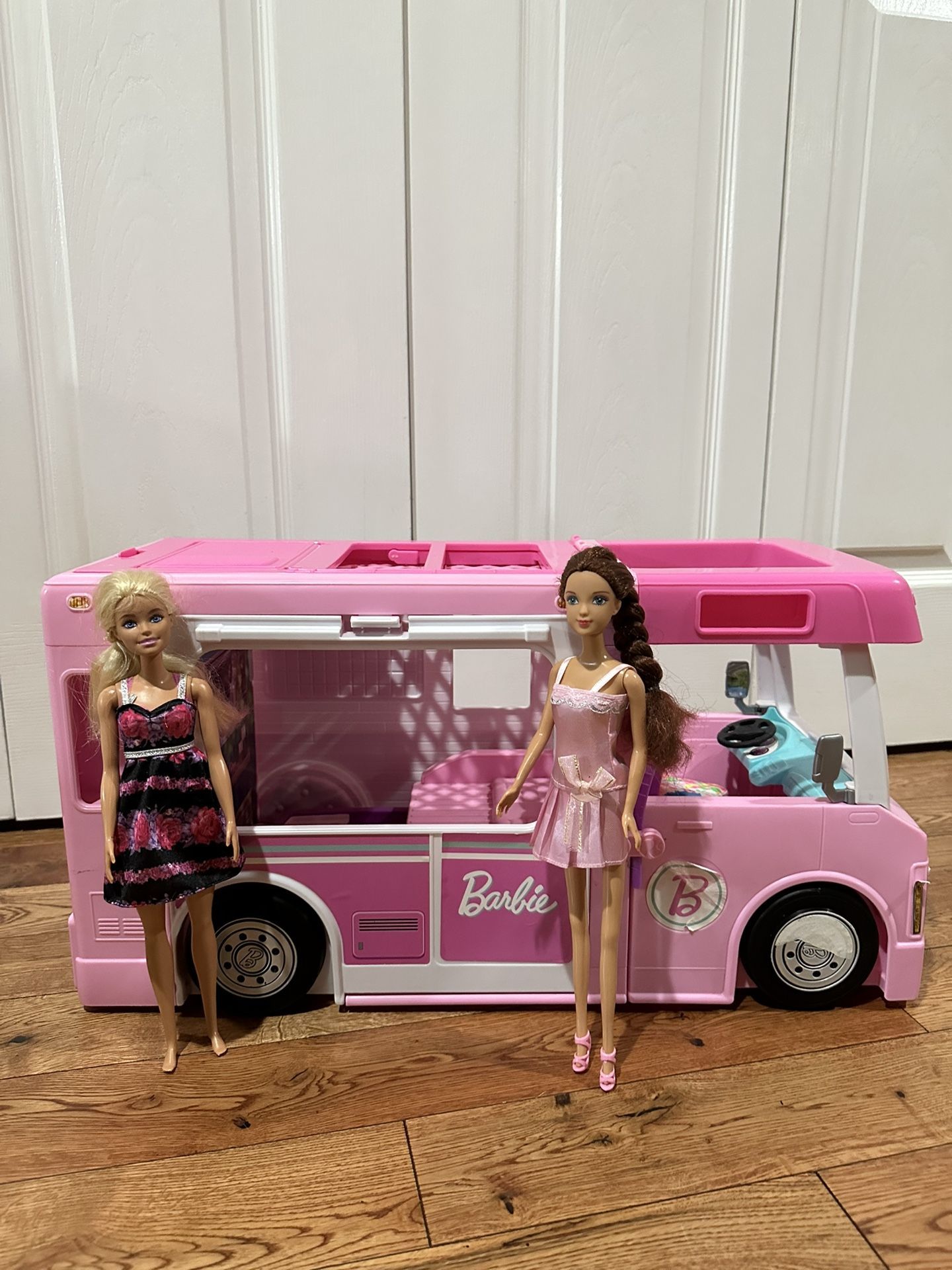 Barbie Camper Set. 