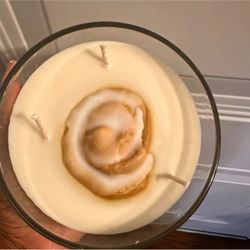 Cinnabon candle 