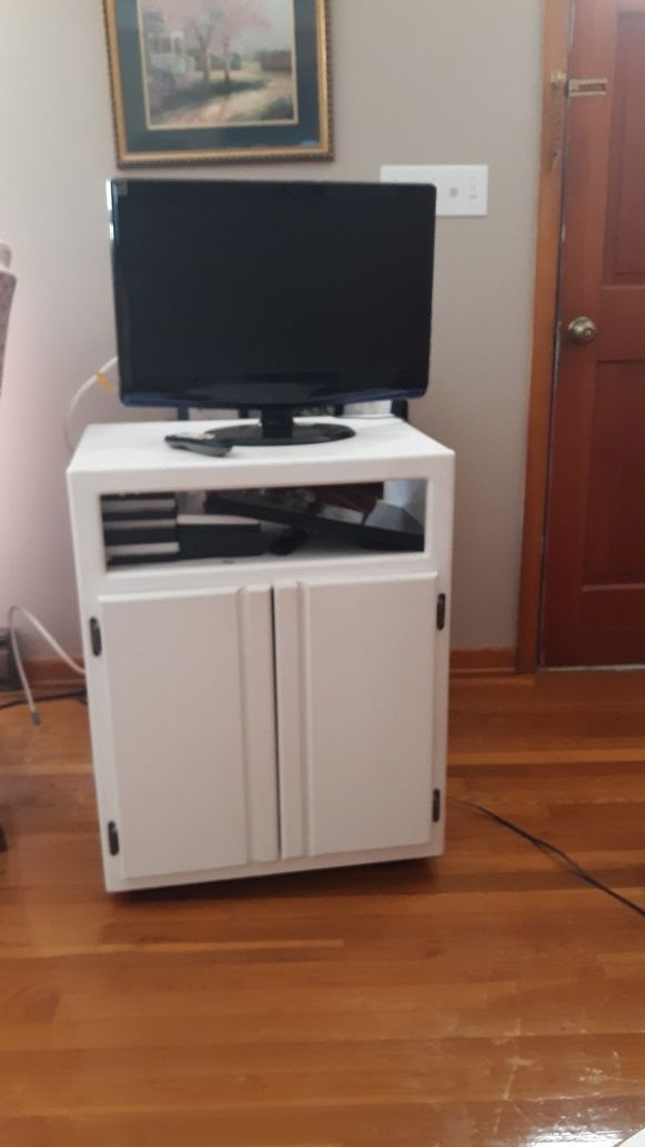 Microwave/tv stand