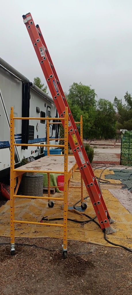 LADDER 24 FT