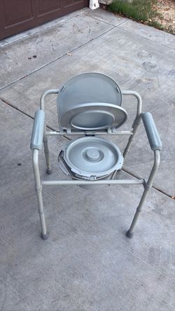 Commode chair (by Drive)