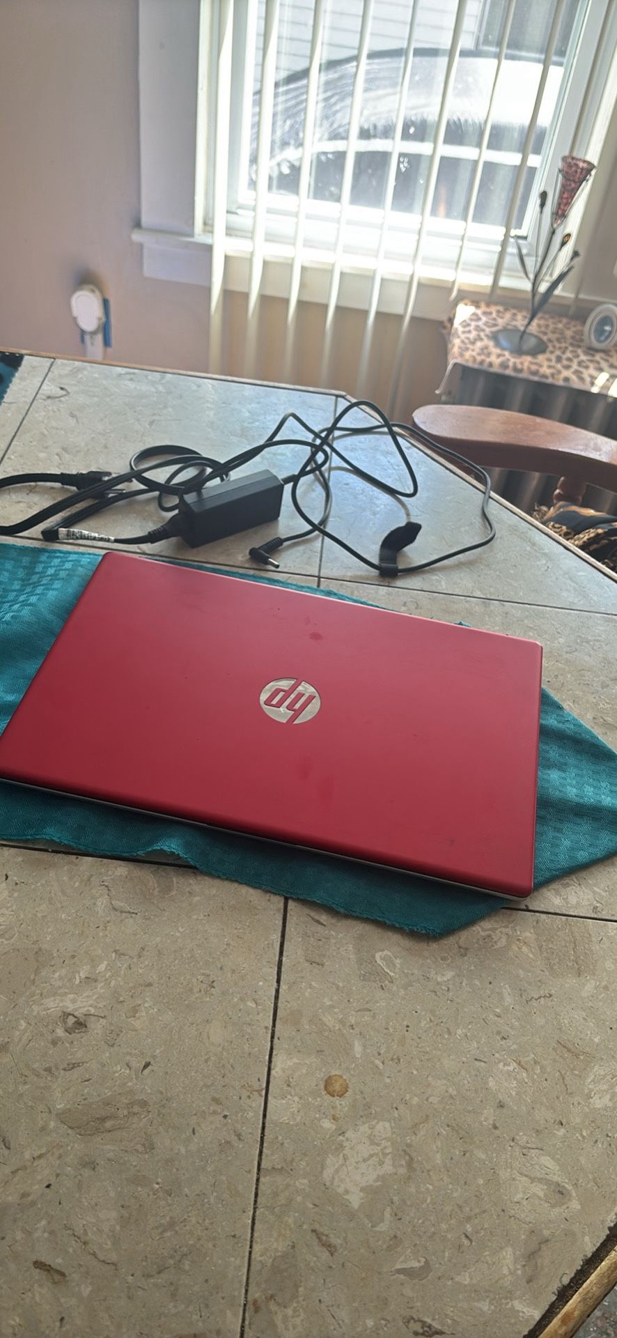 Laptop HP 15.6 Inch Scarlet Red (Firm On Price)