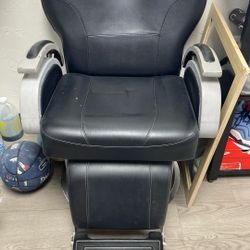 Barber Chair As Is $50 Must Pick Up Broadway And Plumer