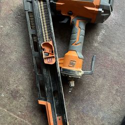RIDGID Pneumatic 21-Degree 3-1/2 in. Round Head Framing Nailer in great working condition 