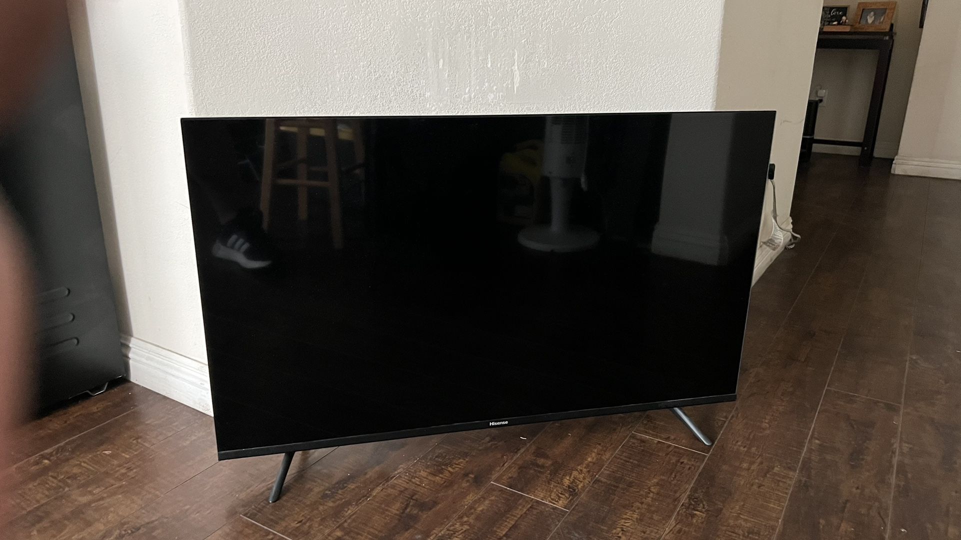 Hisense 43” Inch TV + Roku HD Stick