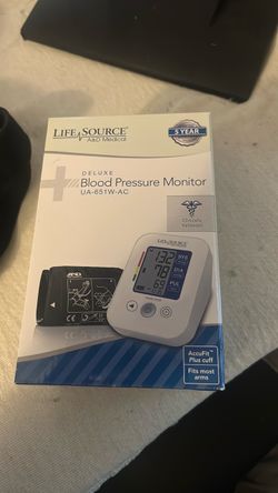 Lfe source deluxe boood pressure monitor new