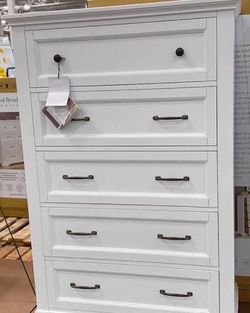 White chest dresser