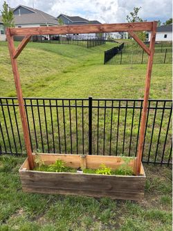 Planter box with trellis