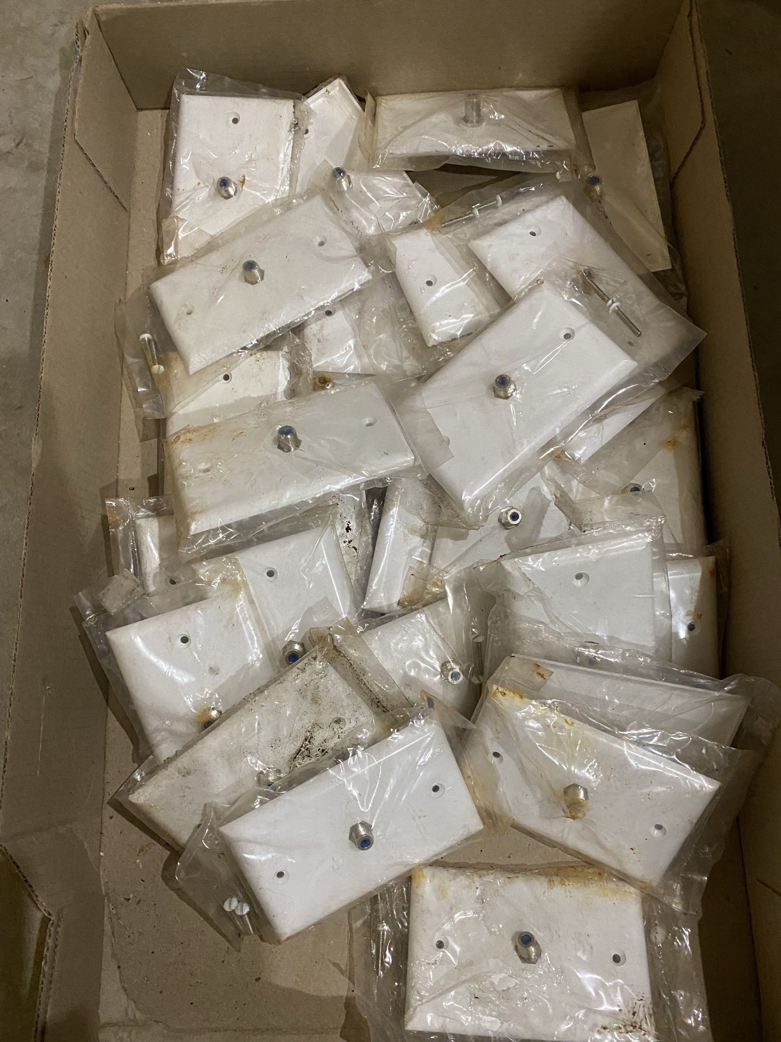 (28) 1-gang Coaxial Wall Plate