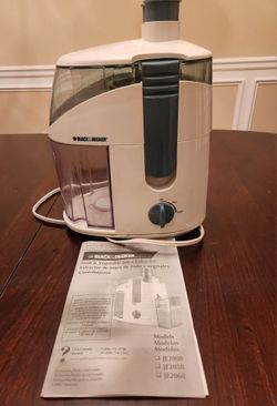 Black & Decker Home JE2060 Electric Juicer White 400 Watts