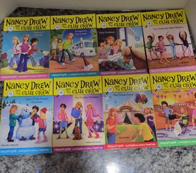 LOT 8 PB NANCY DREW AND THE CLUE CREW SERIES - FOR YOUNG READERS#1-8