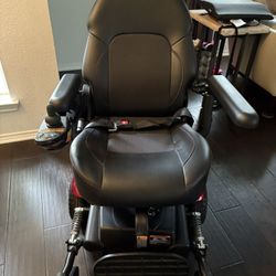 Merit P326D Power Wheel Chair With Seat Lift