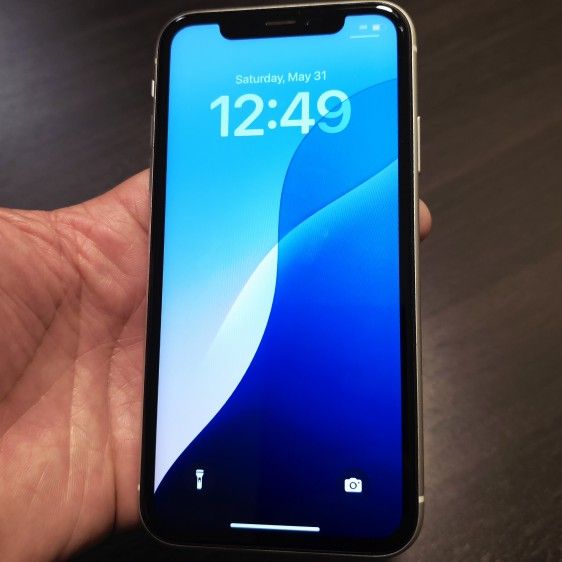 Unlocked Apple iPhone XR 64gig Excellent Condition