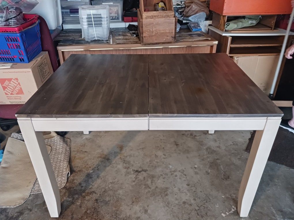 Dining Table And 4 Chairs 