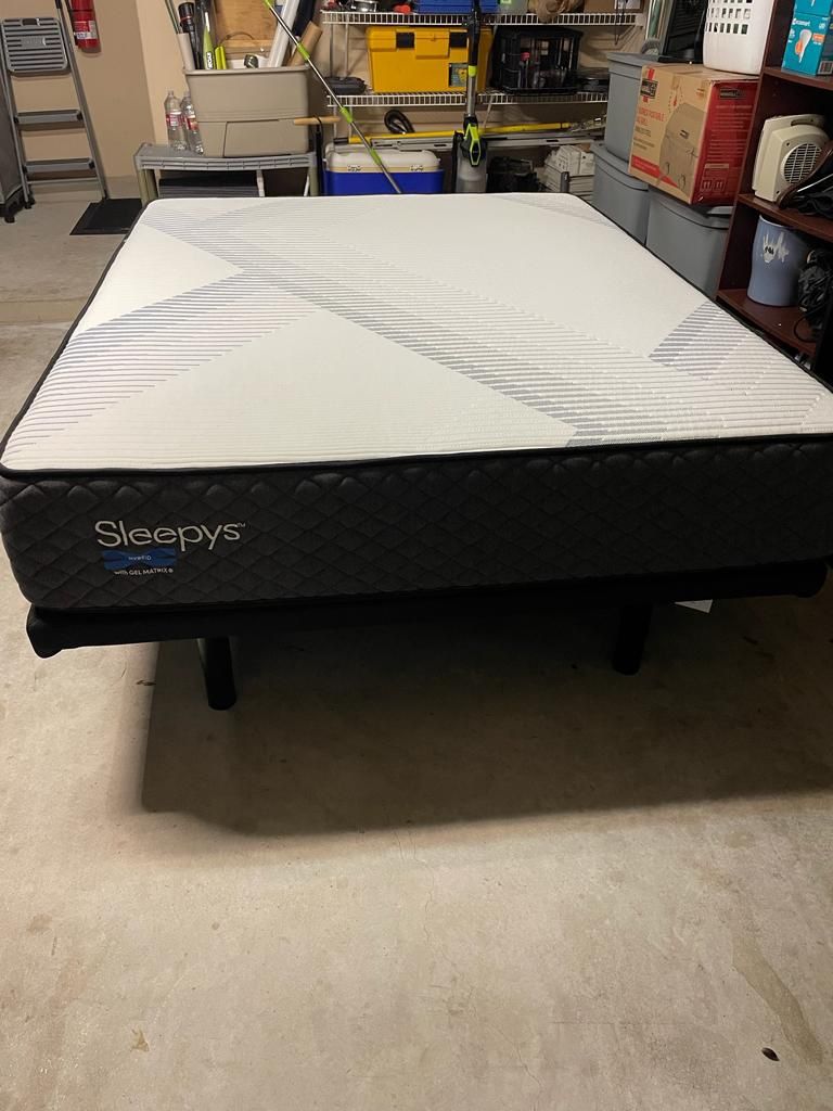 Sleepys Hybrid with Gel Matrix mattress